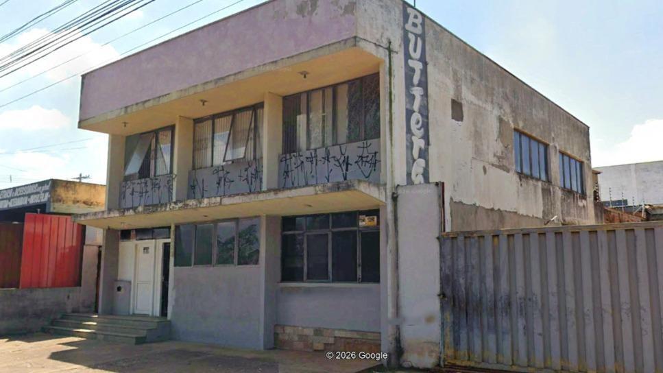 imóvel com 613,9 m² de terreno e 235,3 m² de área construída - Araraquara/SP