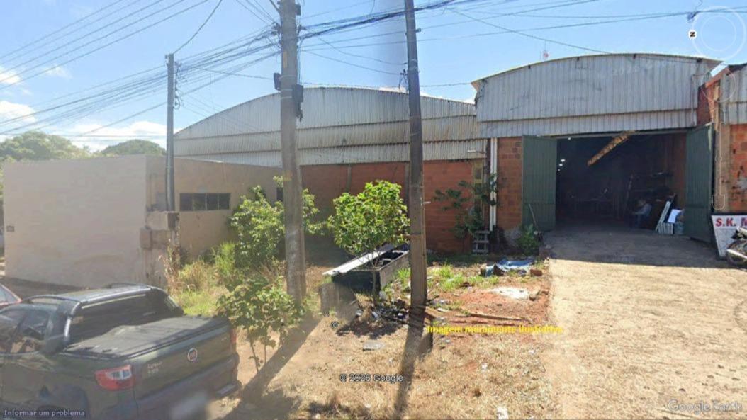 Lotes de terreno nº 11 e nº 12 da Quadra “C”, com benfeitorias de 855,50 m² em Tabapuã/SP