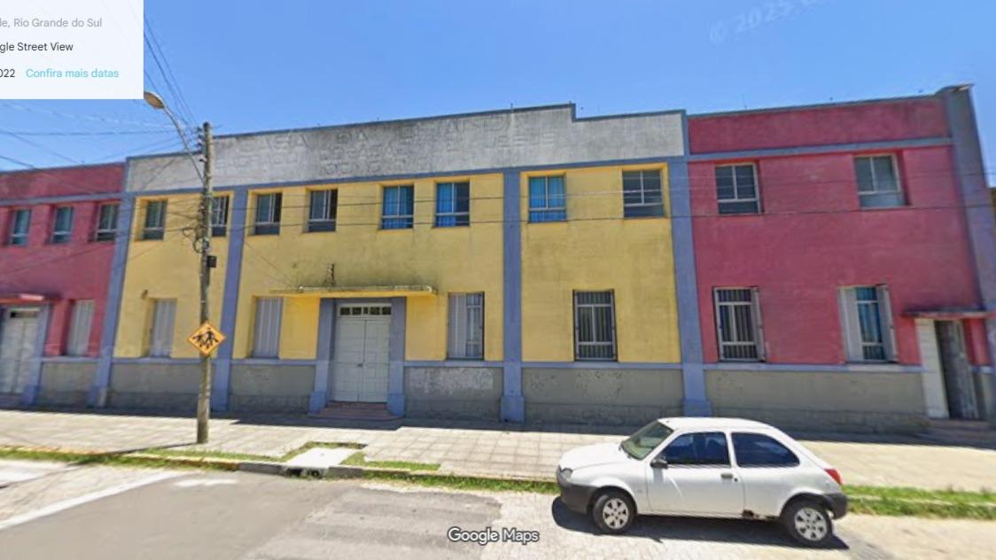 Terreno Urbano com 2.015,00m² e benfeitoria de 54,00 M² em Cidade Nova - Rio grande/RS