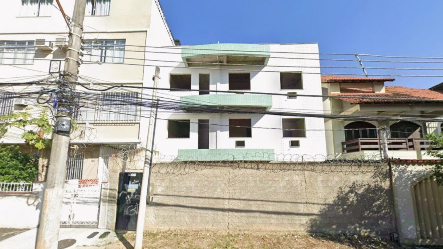 Terreno com o lote 32 com a quadra 25 com a área de terreno de 240M² - Rio de Janeiro/RJ