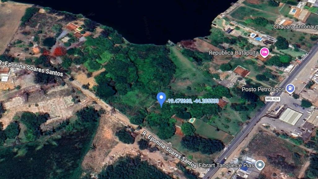 Excelente Imóvel com 25.626,35 m², 3 Casas, Piscina, Sauna e Acesso à Lagoa Brejão – Sete Lagoas/MG