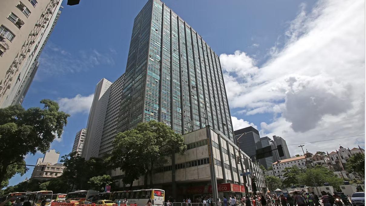 Sala Comercial com Nº 808 no Edifício da Avenida Rio Branco no Centro - Rio de Janeiro/RJ