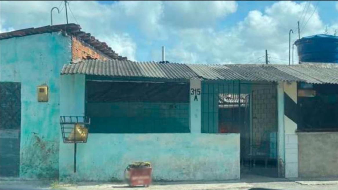 Terreno com Casa Residencial e Acesso pela Praça Nossa Senhora da Conceição, Cha Da Jaqueira - Maceio/AL
