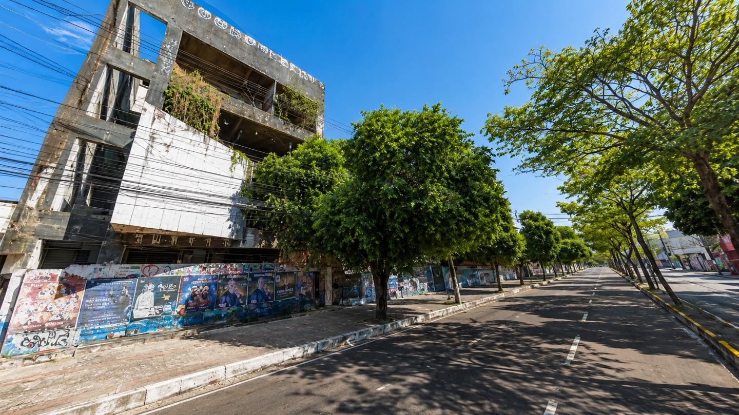 Prédio comercial com uma área de 1.800,00 M² e uma área construída de 469,38 M²  no Bairro São Geraldo - Manaus/AM