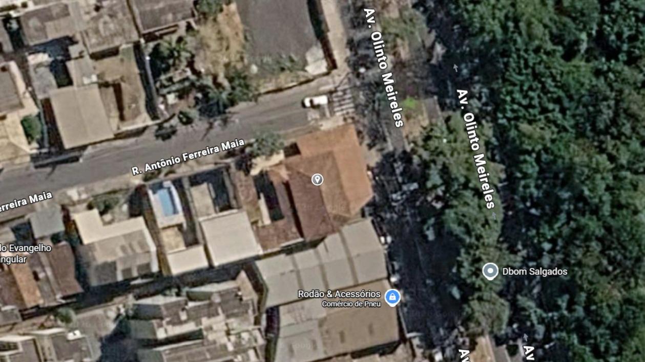 Oportunidade-Casa edificada em terreno com área total de 536,45 m², situada na Avenida Olinto Meireles, nº 1.220-A, Bairro Santa Cruz, Belo Horizonte/MG.