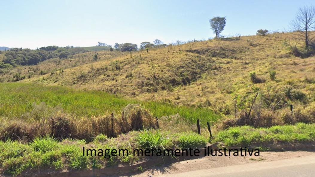 Oportunidade-33,32% do imóvel rural situado na Rodovia Andradas/Espírito Santos do Pinhal (MG-455), medindo 22.500m² de terreno com armazém medindo 1.600m²