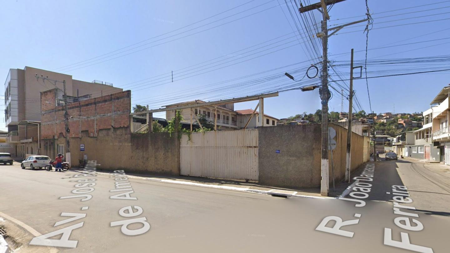 Conjunto de cinco lotes contíguos, nº 03 a 07, com área total de 1.444,50 m²