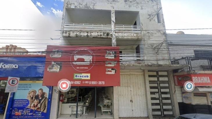 Prédio Comercial, com três pavimentos, edificado em um terreno próprio com 346,50m²