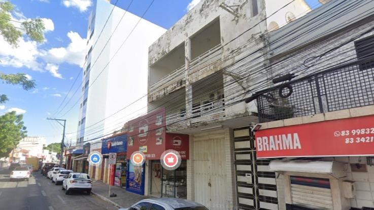 Prédio Comercial, com três pavimentos, edificado em um terreno próprio com 346,50m²