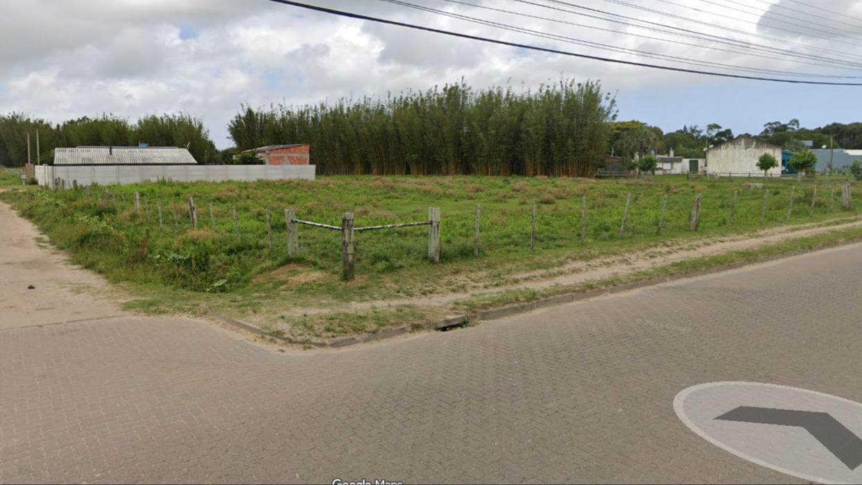 Terreno com 750,00 m² em Rio Grande/RS