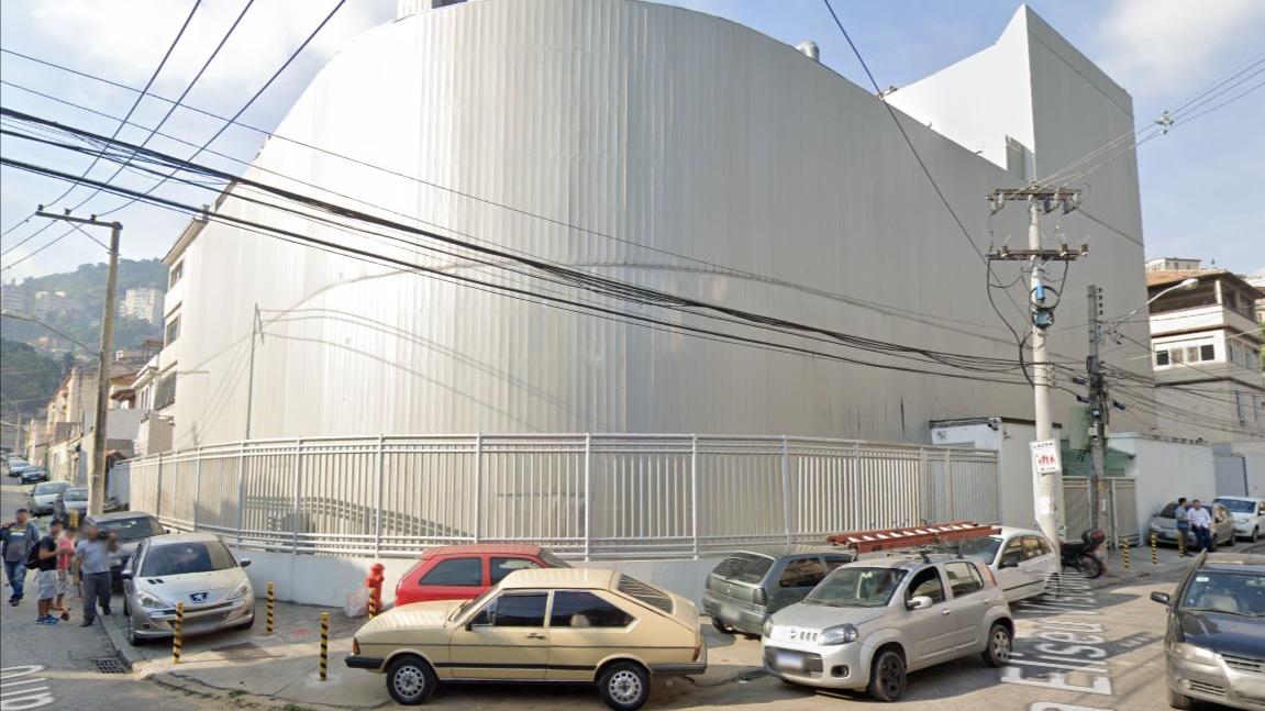 Prédio comercial de terreno 420 m² e área contruída de 3.941 m² com 50% de desconto em Rio de Janeiro/RJ
