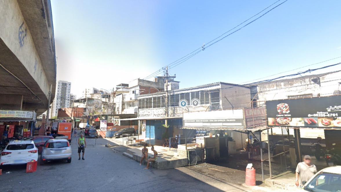Imóvel com Terreno Amplo à Venda em Del Castilho com uma área de 4.906,88m² - Rio de Janeiro